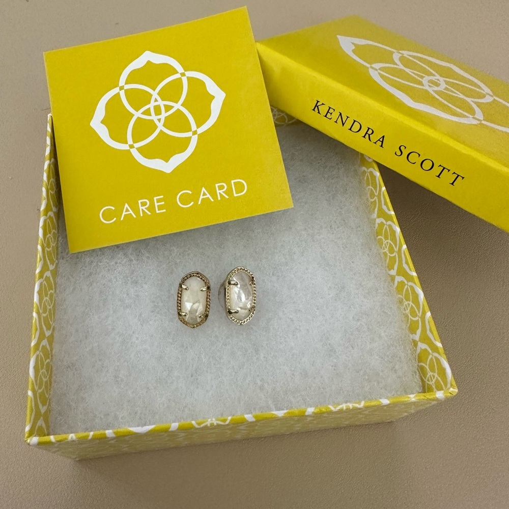 Kendra Scott earrings